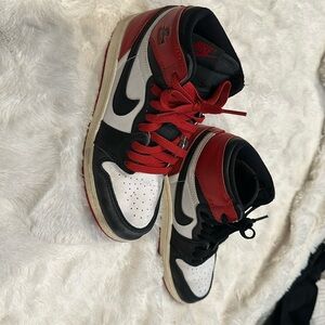 Kids Jordan Air One Retro High OG size 2.5 Y